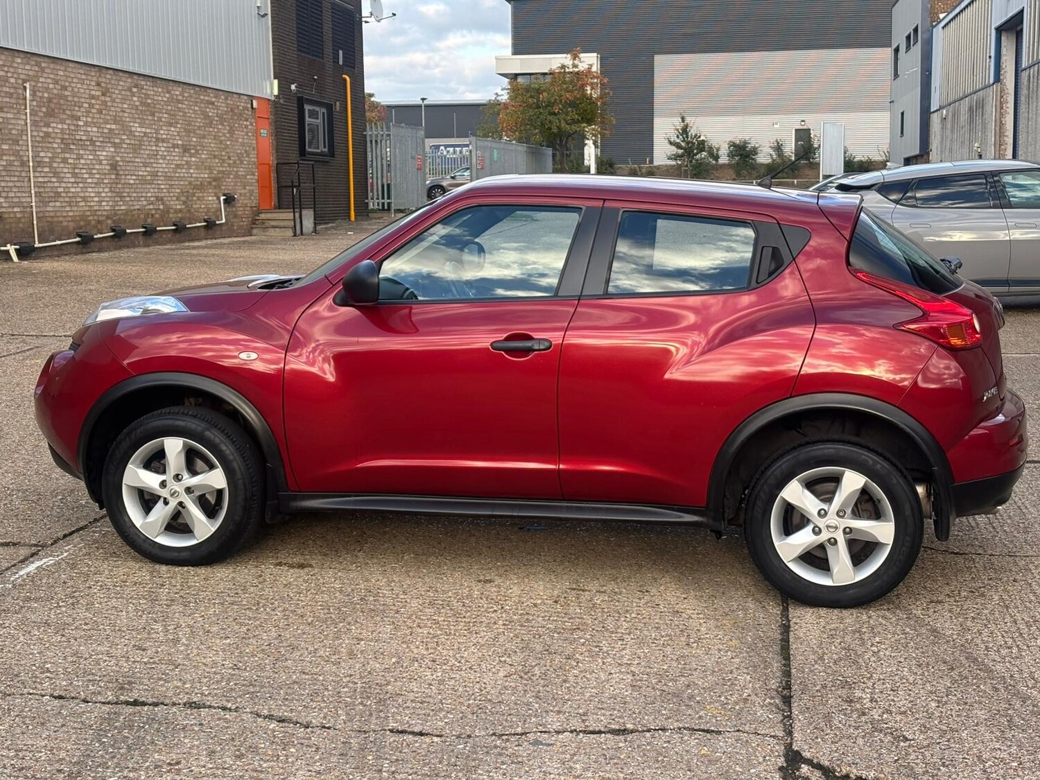 Used Nissan Juke 2010 for sale - 76212193: Photo 32