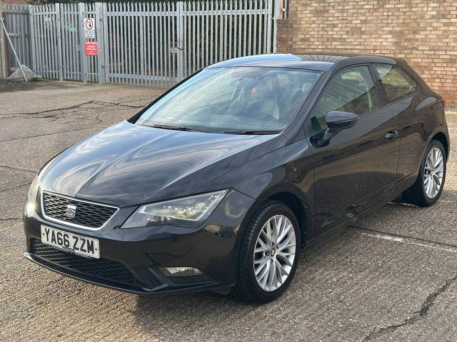 Used SEAT Leon 2017 for sale - 77917530: Photo 2