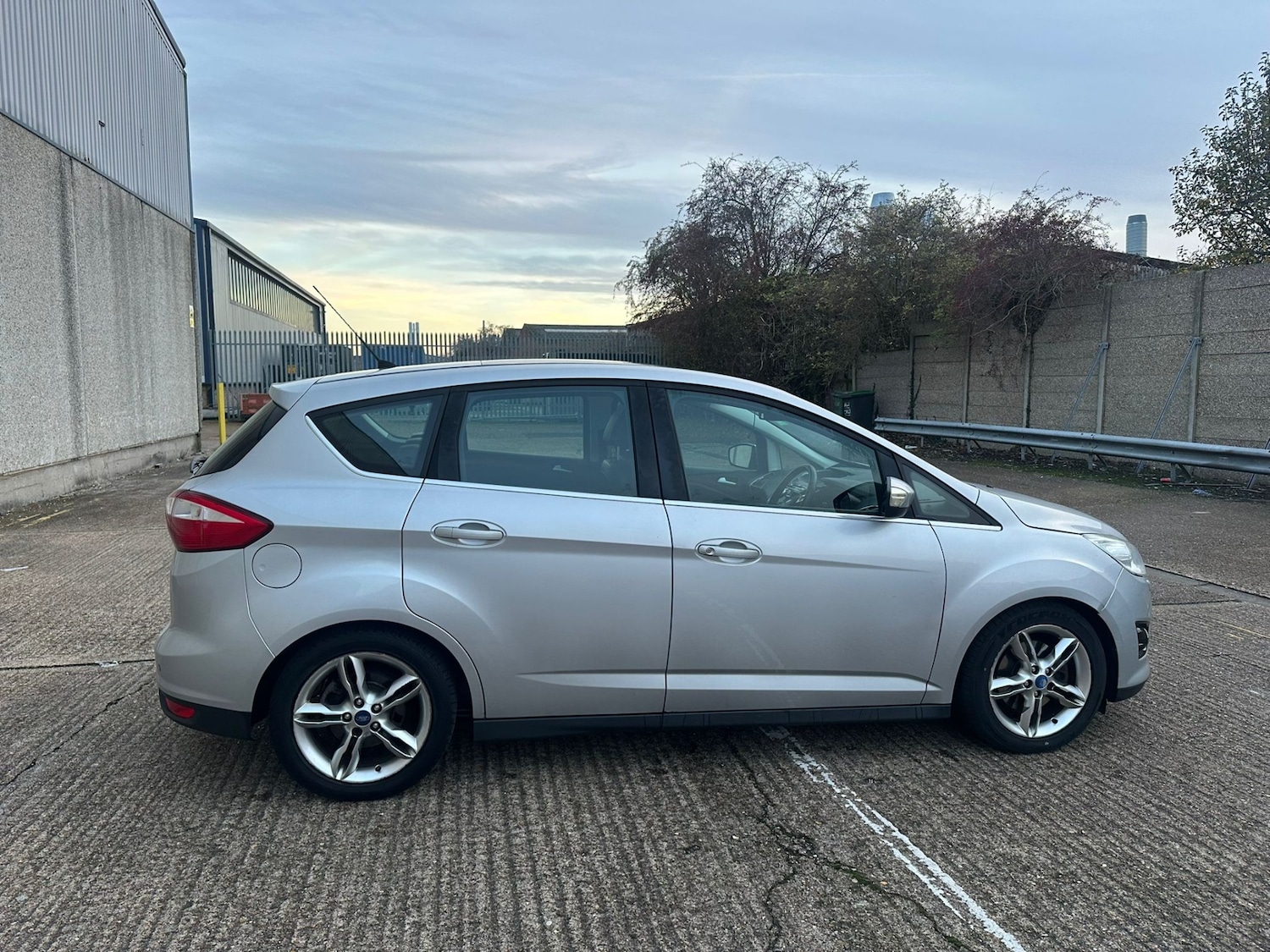 Used Ford C-Max 2013 for sale - 76559586: Photo 8