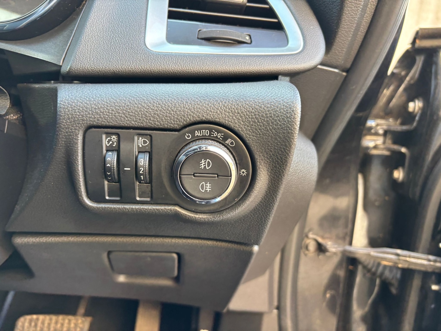 Used Vauxhall Astra GTC 2012 for sale - 76946884: Photo 27