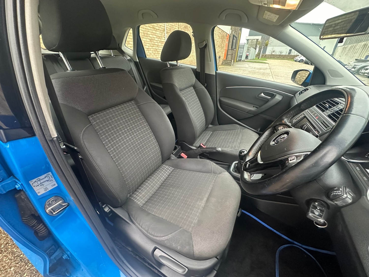 Used Volkswagen Polo 2015 for sale - 77283237: Photo 11