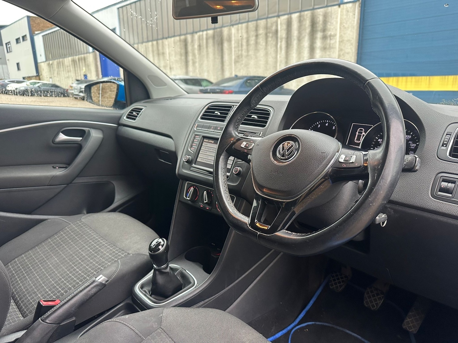 Used Volkswagen Polo 2015 for sale - 77283237: Photo 12