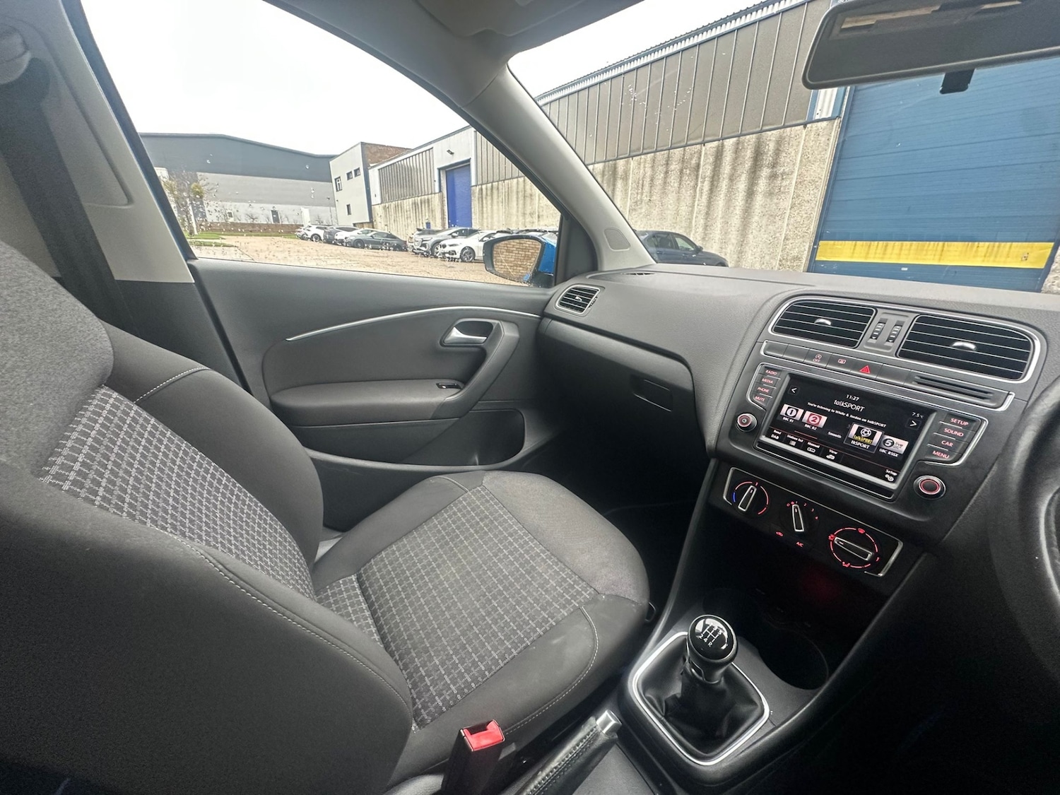 Used Volkswagen Polo 2015 for sale - 77283237: Photo 21