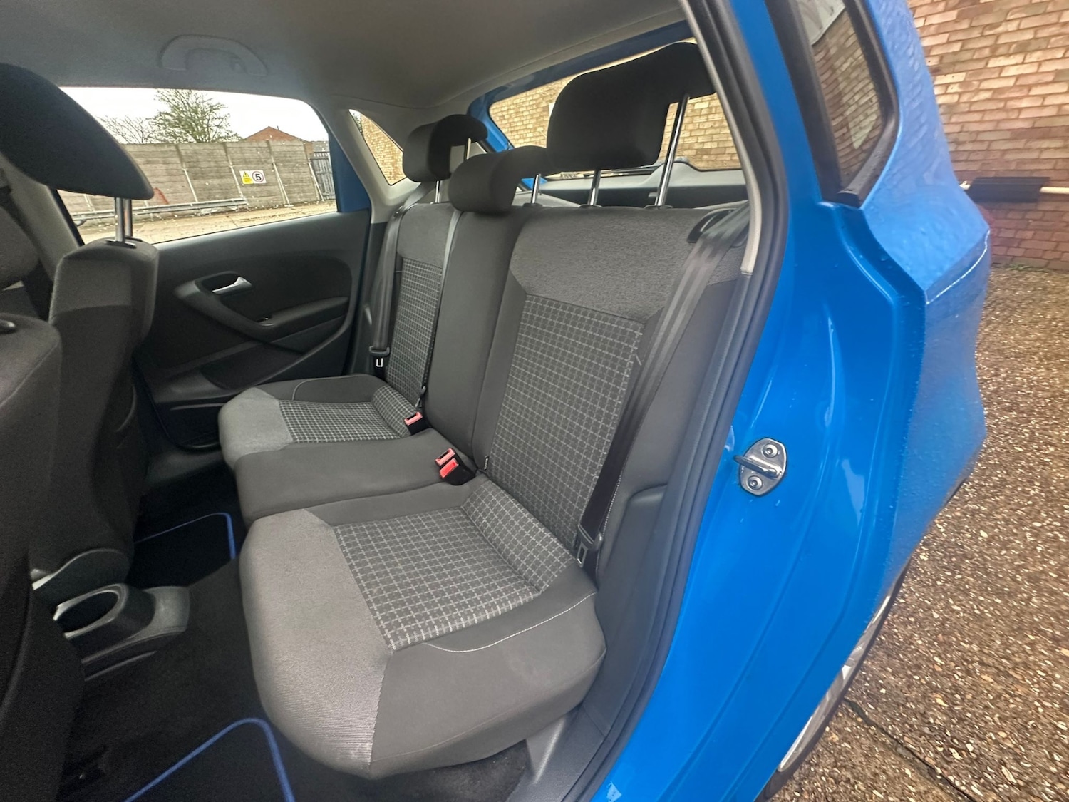 Used Volkswagen Polo 2015 for sale - 77283237: Photo 37