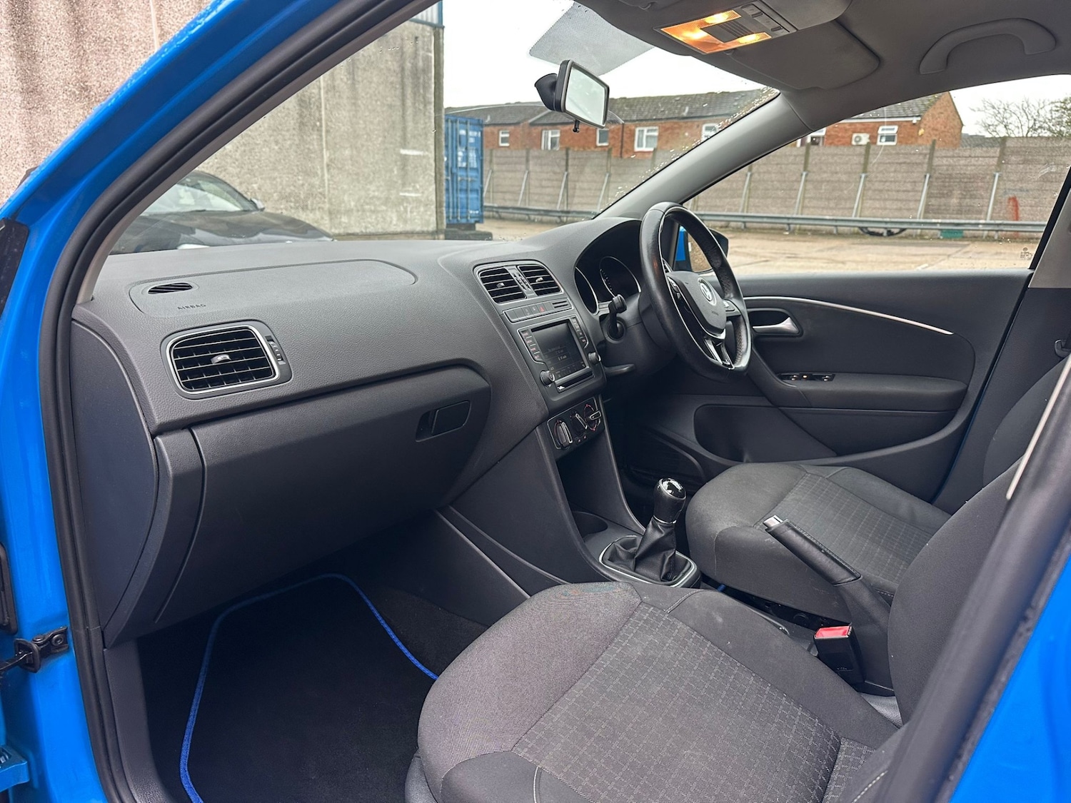 Used Volkswagen Polo 2015 for sale - 77283237: Photo 39