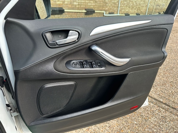 Used Ford S-Max 2011 for sale - 76143306: Photo 26