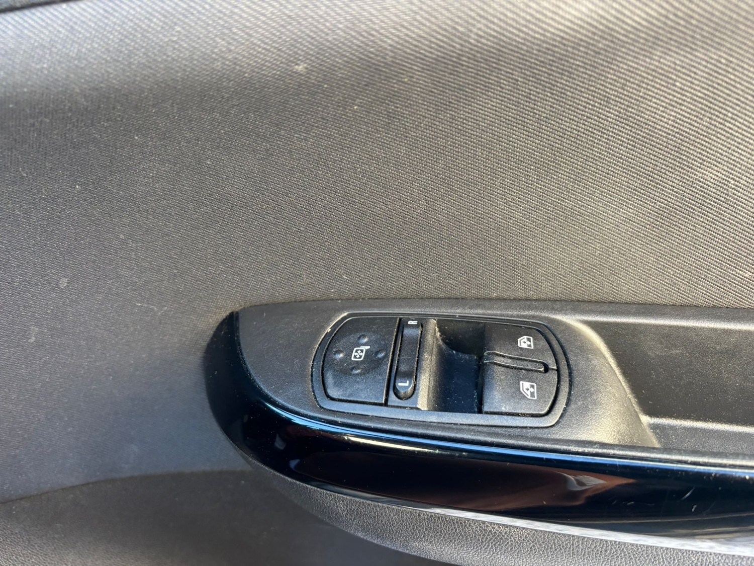 Used Vauxhall Corsa 2017 for sale - 77104737: Photo 34