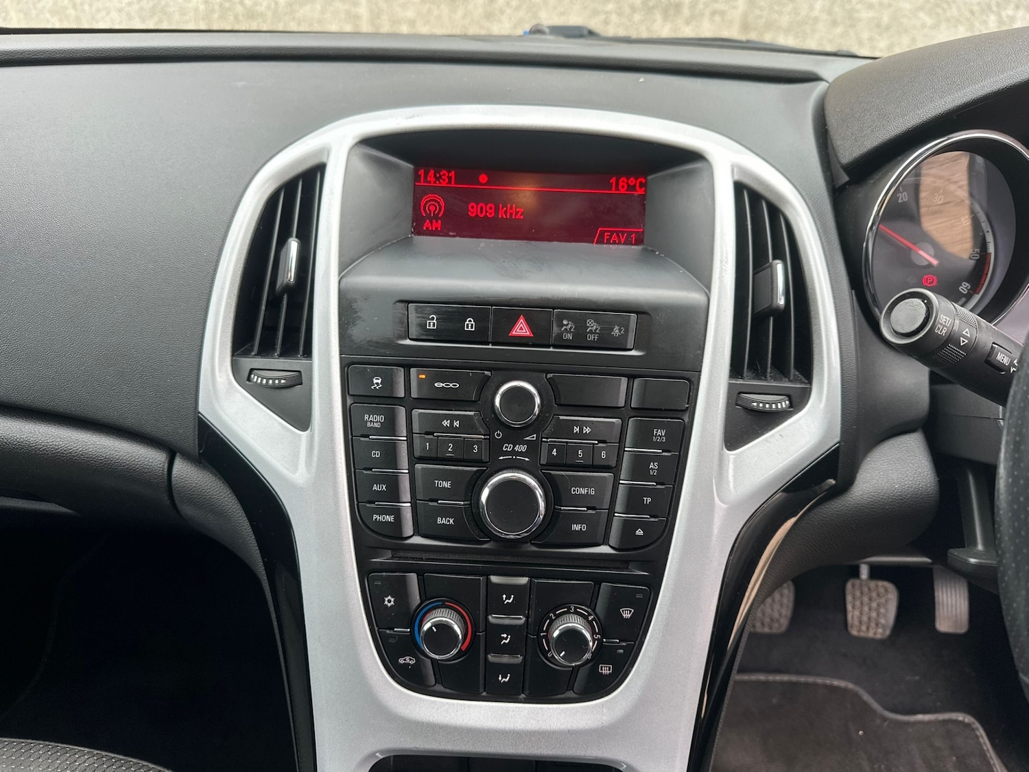 Used Vauxhall Astra 2012 for sale - 76346198: Photo 16