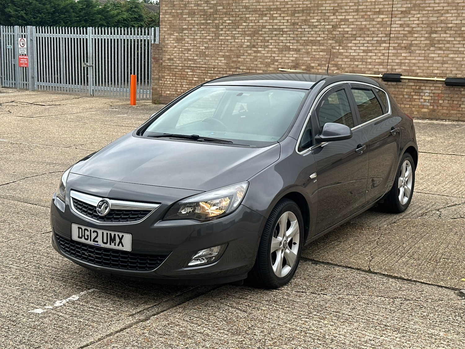 Used Vauxhall Astra 2012 for sale - 76346198: Photo 3