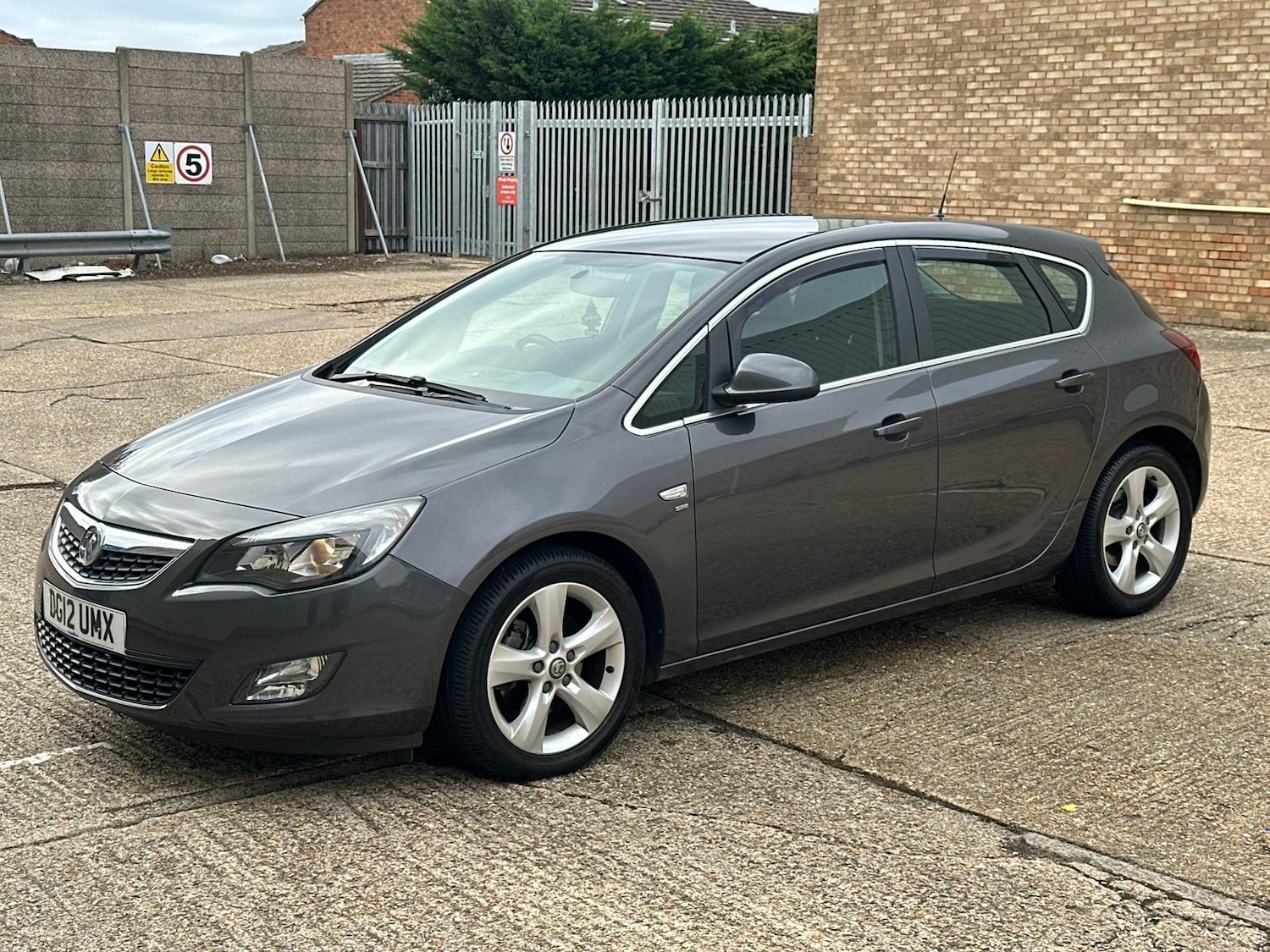 Used Vauxhall Astra 2012 for sale - 76346198: Photo 40