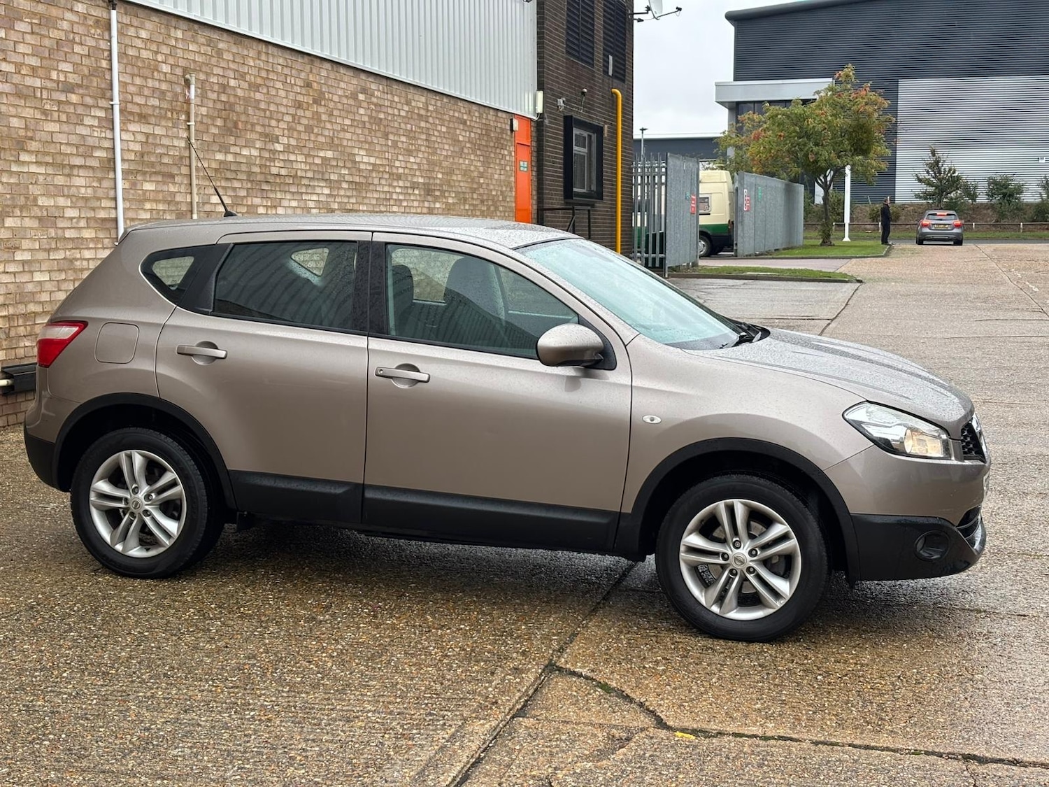 Used Nissan Qashqai 2010 for sale - 76165421: Photo 10