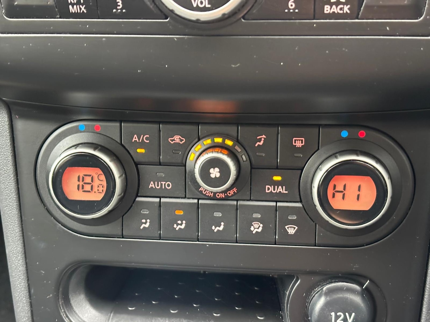 Used Nissan Qashqai 2010 for sale - 76165421: Photo 22