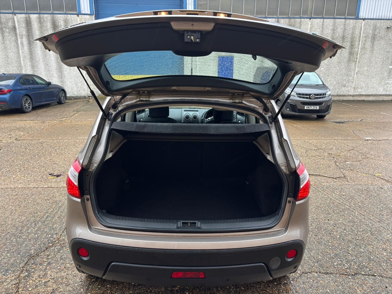 Used Nissan Qashqai 2010 for sale - 76165421: Photo 37