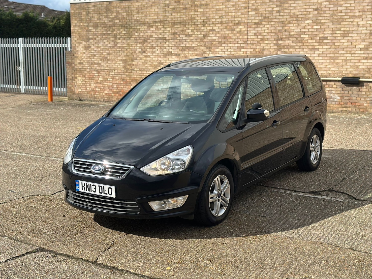 Used Ford Galaxy 2013 for sale - 78026453: Photo 2