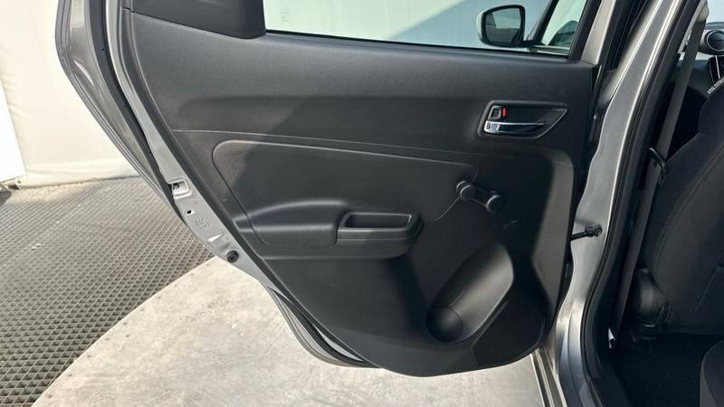 Used Suzuki Swift 2023 for sale - 77672593: Photo 44
