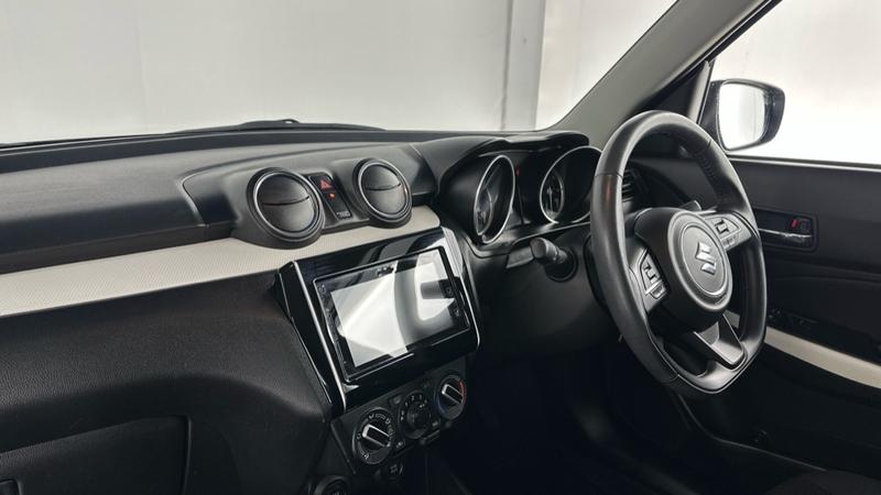 Used Suzuki Swift 2023 for sale - 76782289: Photo 11