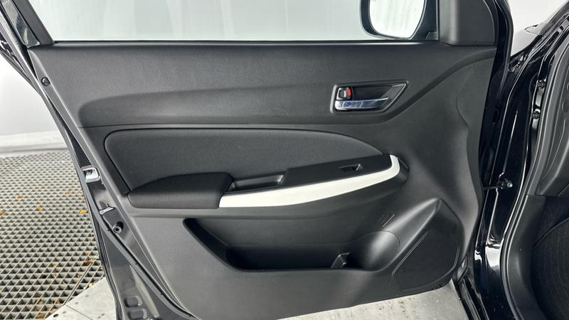 Used Suzuki Swift 2023 for sale - 76782289: Photo 28