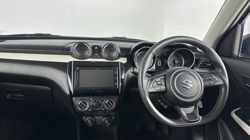 Used Suzuki Swift 2023 for sale - 76782289: Photo 4