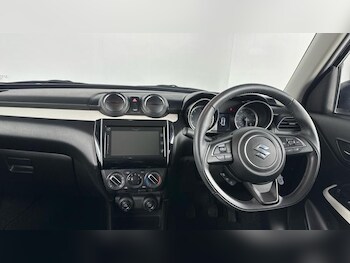 Used Suzuki Swift 2023 for sale - 76782289: Photo