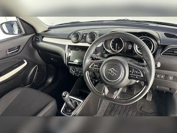 Used Suzuki Swift 2022 for sale - 77274953: Photo