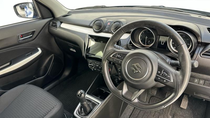 Used Suzuki Swift 2023 for sale - 76766923: Photo 2