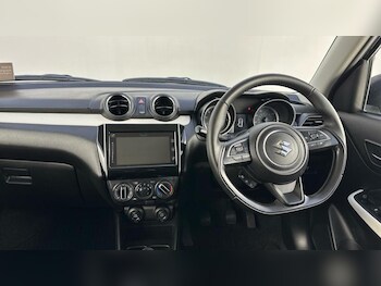 Used Suzuki Swift 2022 for sale - 76979462: Photo