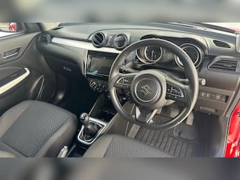 Used Suzuki Swift 2021 for sale - 79776055: Photo