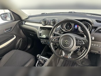 Used Suzuki Swift 2021 for sale - 77407108: Photo