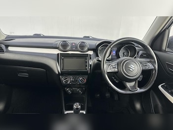 Used Suzuki Swift 2021 for sale - 77407108: Photo