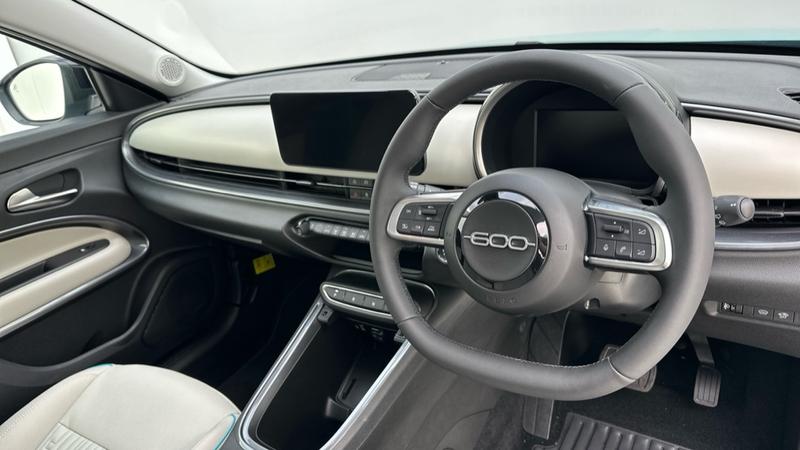 Used Fiat 600e 2025 for sale - 76190516: Photo 2