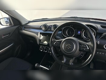 Used Suzuki Swift 2021 for sale - 75760978: Photo