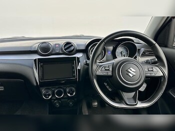 Used Suzuki Swift 2021 for sale - 75760978: Photo
