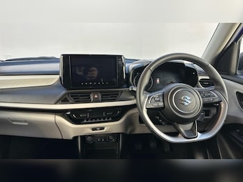 Used Suzuki Swift 2024 for sale - 77064010: Photo