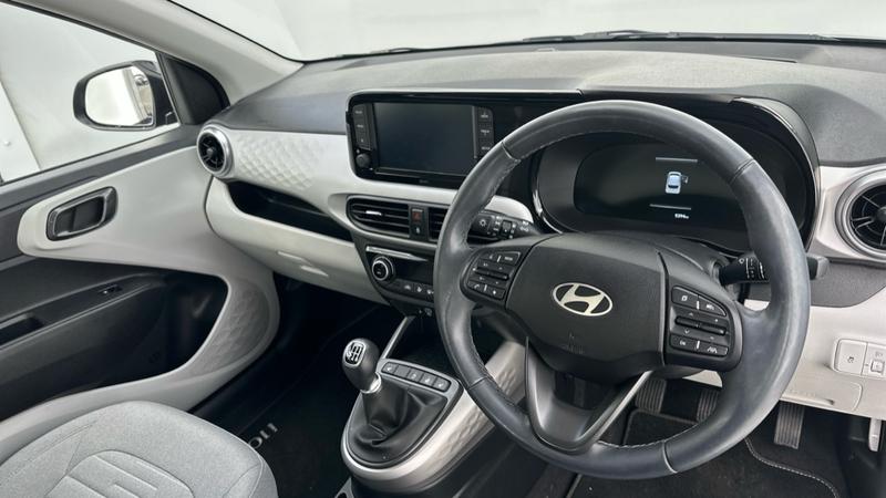 Used Hyundai i10 2023 for sale - 76382341: Photo 2