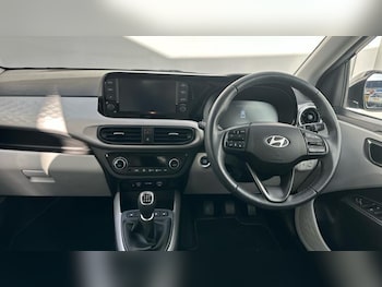 Used Hyundai i10 2023 for sale - 76382341: Photo