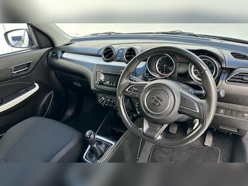Used Suzuki Swift 2019 for sale - 76172623: Photo 2