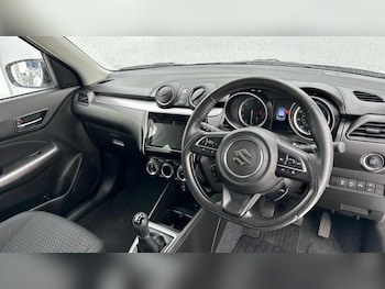 Used Suzuki Swift 2022 for sale - 75685988: Photo