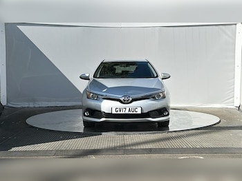 Used Toyota Auris 2017 for sale - 79182453: Photo