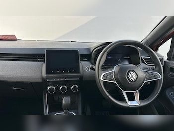 Used Renault Clio 2024 for sale - 75621062: Photo