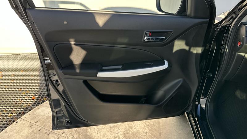 Used Suzuki Swift 2023 for sale - 76748162: Photo 29