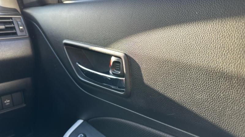 Used Suzuki Swift 2023 for sale - 76748162: Photo 44