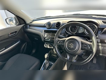 Used Suzuki Swift 2024 for sale - 76467784: Photo