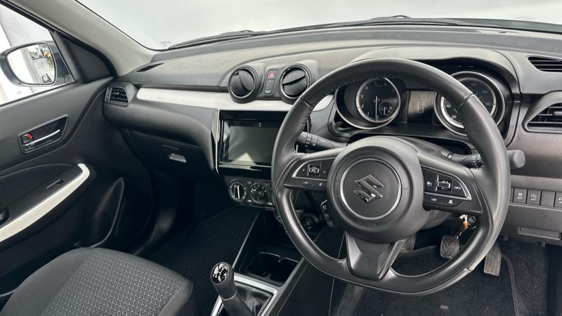 Used Suzuki Swift 2024 for sale - 76419804: Photo 2