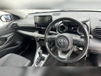 Used Toyota Yaris 2020 for sale - 77672595: Photo