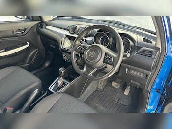 Used Suzuki Swift 2023 for sale - 78059321: Photo