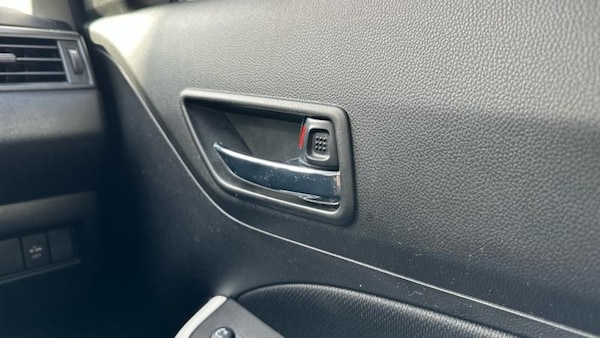 Used Suzuki Swift 2023 for sale - 76154179: Photo 36