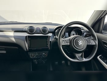 Used Suzuki Swift 2023 for sale - 78011209: Photo