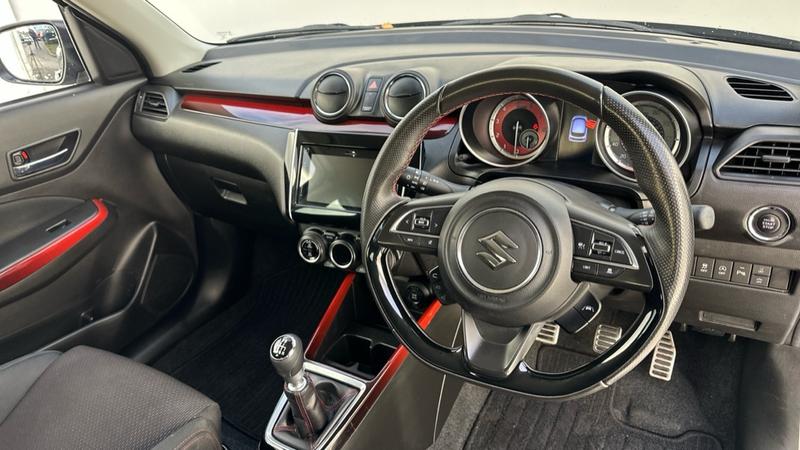Used Suzuki Swift 2023 for sale - 76452954: Photo 2