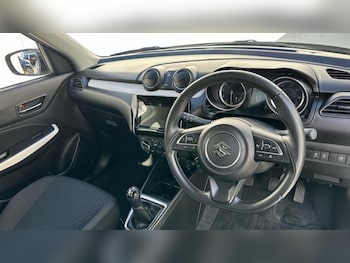 Used Suzuki Swift 2023 for sale - 77685111: Photo