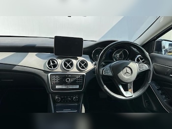 Used Mercedes-Benz GLA 2018 for sale - 79119802: Photo